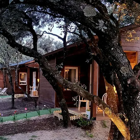Casa Rural De Rafael Cabanas De Madera Venturada Exterior photo